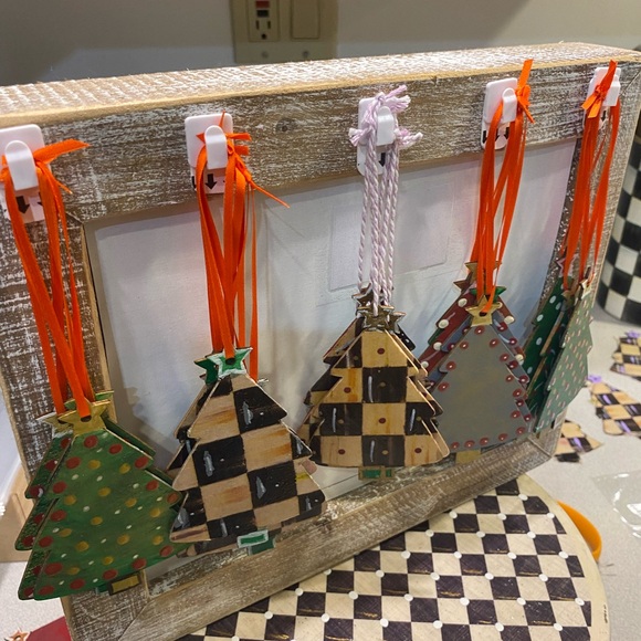 BUNDLE/2 🌲🎁 WKND SALE!! 🎁🛍️🎄ORNAMENTS TREE 🎁🎄 HANDPAINTED AND/or DECOPAGED - Picture 2 of 4